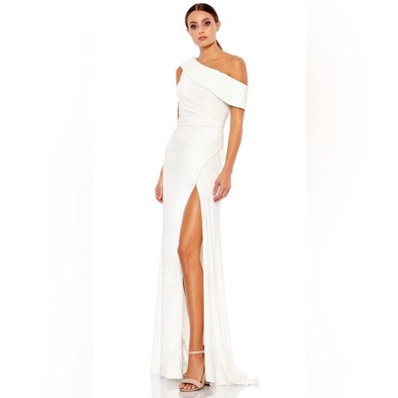 NWT Mac Duggal Fold Over Off The Shoulder Slit White Gown Size 4